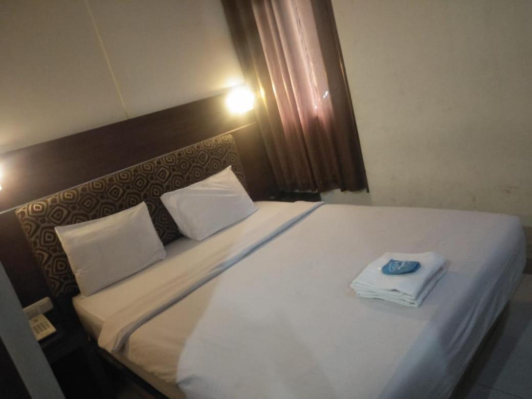 Penthouse Hotel Jakarta Exterior photo